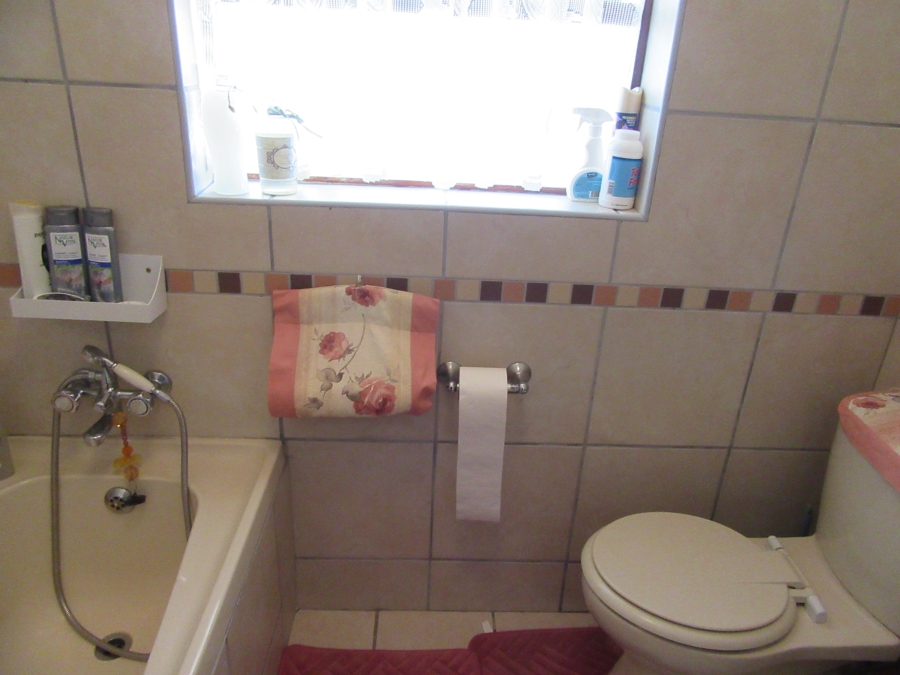 3 Bedroom Property for Sale in Deoville Park Western Cape